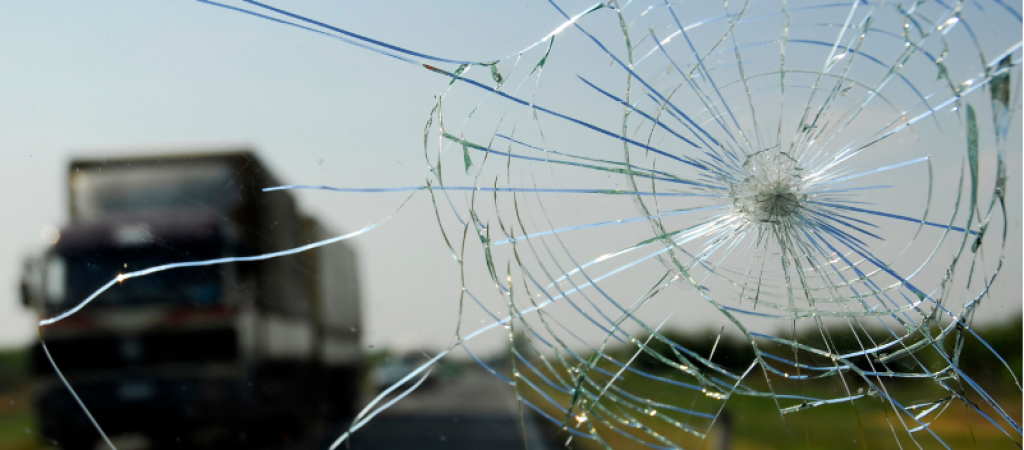 Steinschlag in Windschutzscheibe